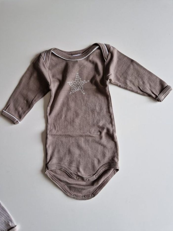 lot d'un body et un pantalon 3 mois - photo numéro 3