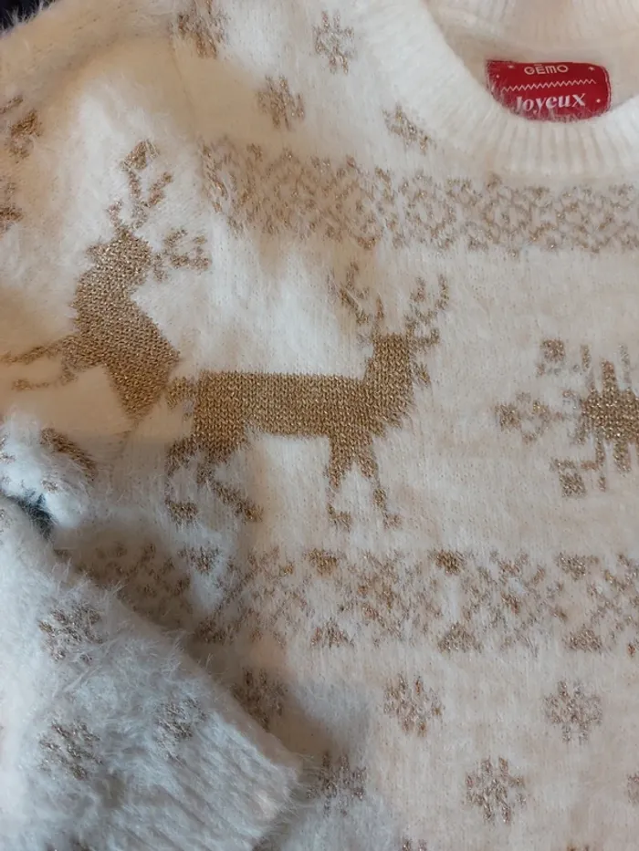 Pull de Noël neuf Gémo 10A - photo numéro 3
