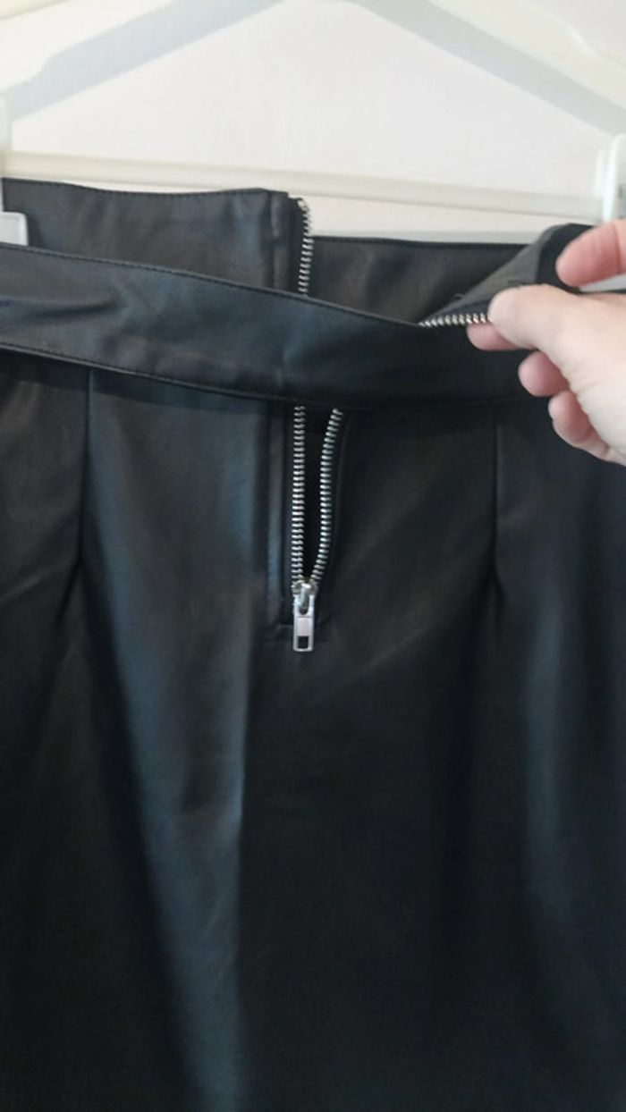 Jupe effet cuir - photo numéro 4