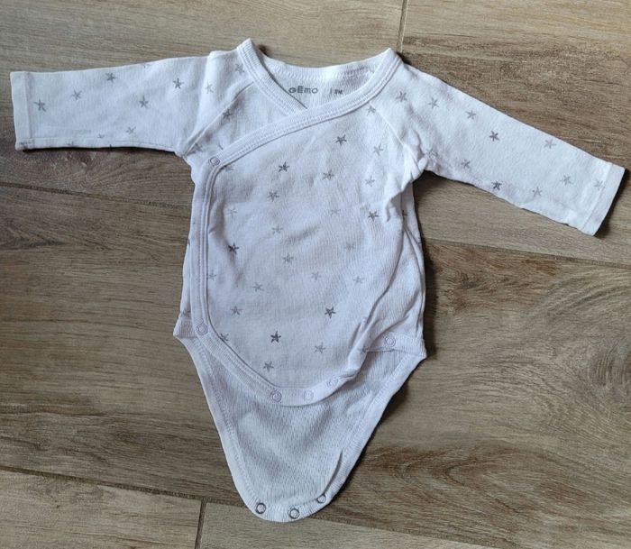 Lot de 2 bodies manches longues ouverture croisée  taille 3 mois - photo numéro 5