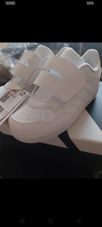 Baskets adidas neuves Pointure 26