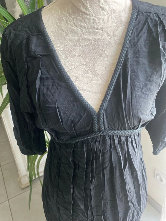 Jolie robe longue - photo numéro 2