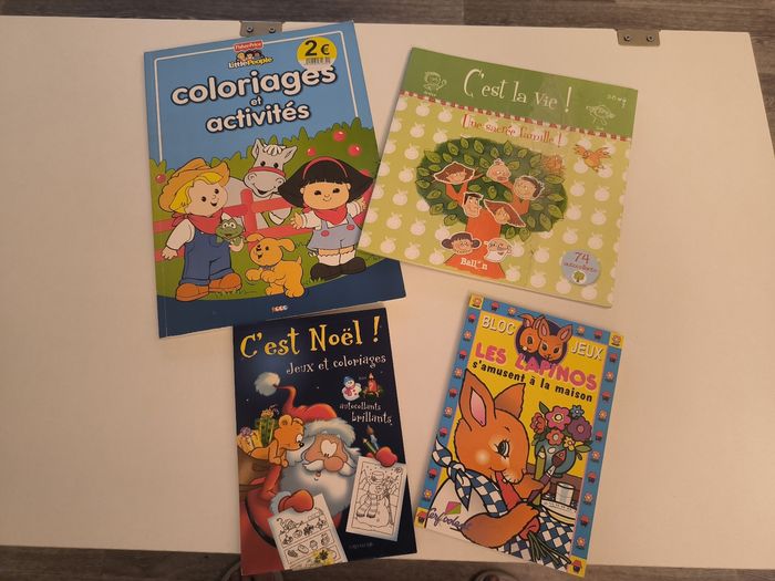 Lot de coloriages et jeux