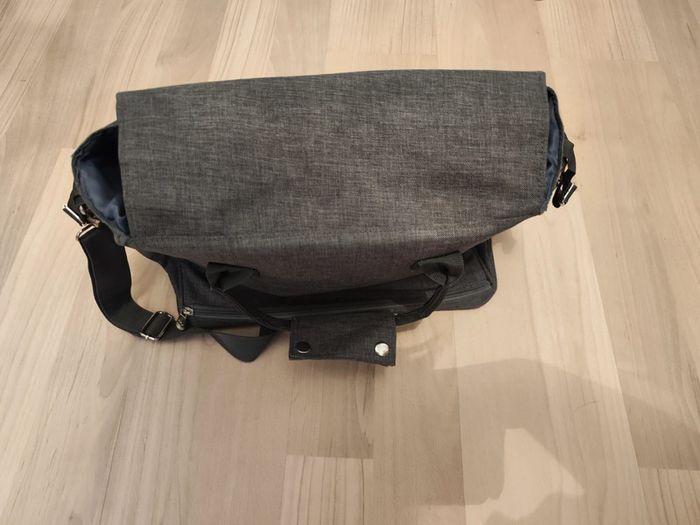 Sac à langer neuf gris - photo numéro 2