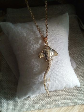 Collier raie zircons et pierre de sélénite naturelle