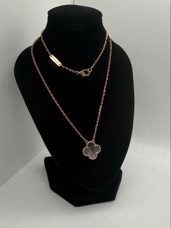 Collier trèfle nacre grise plaqué or rose - photo numéro 3