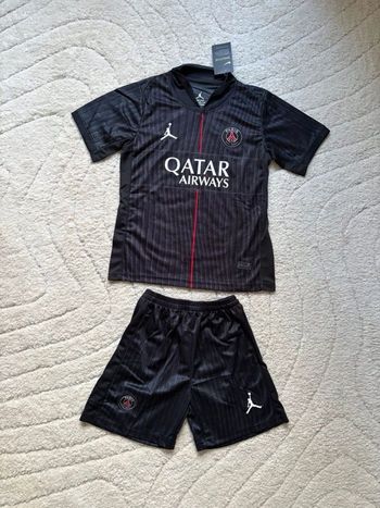 Ensemble de foot PSG enfant 8 ans