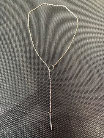 Joli collier fantaisie argenté