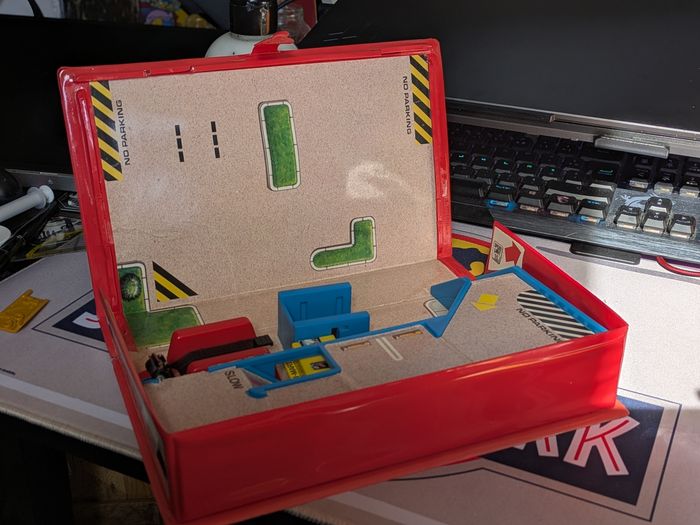 Galoob - Micro Machines : Garage / Station Service (1987) - photo numéro 5