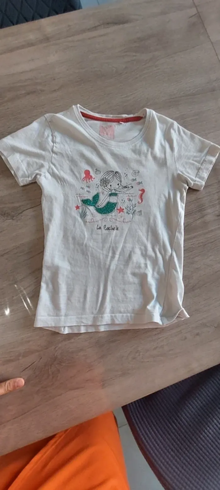 T-shirt