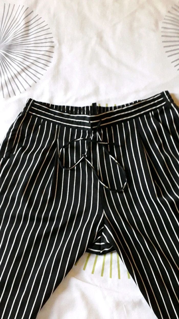 Pantalon rayé noir blanc stradivarius. - photo numéro 2