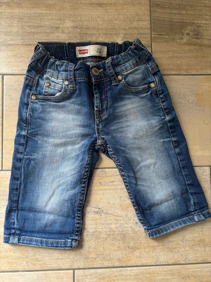 Short bermuda levis