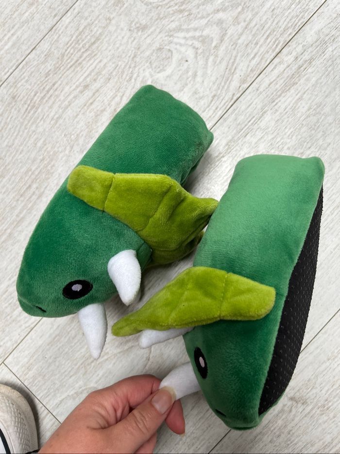 Chaussons verts dinosaure taille 24/25 Eldys - photo numéro 3
