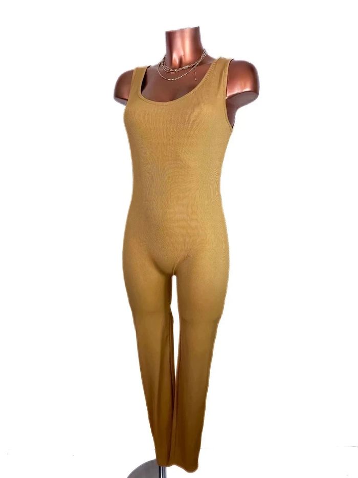 Magnifique combinaison beige