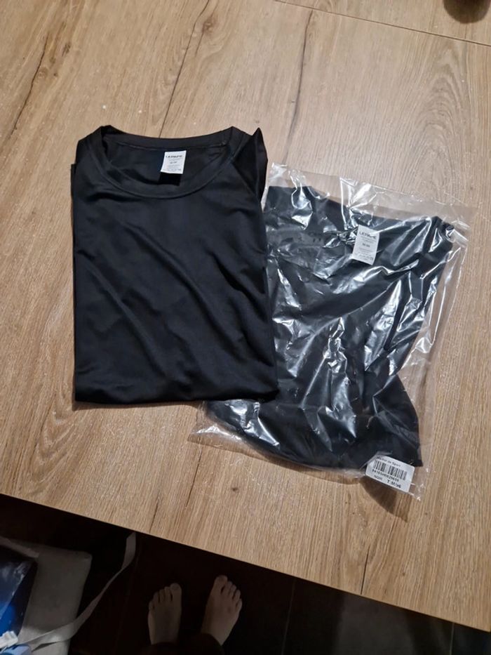 Lot de 2 maillots de sport