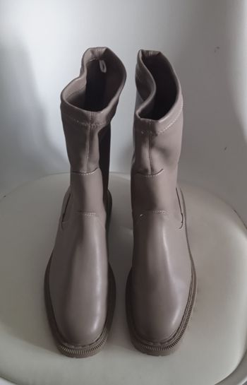 Belles bottines couleur beige
