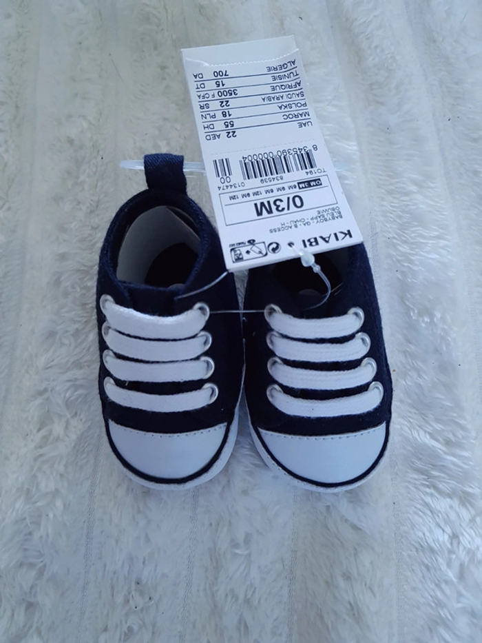 Chaussure fille ou garçon 0/3 mois neuf
