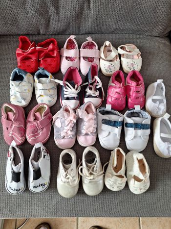 Lot de chaussures bébé taille 16/17
