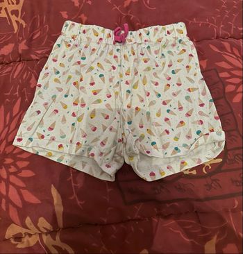 Short fille taille 5 ans🦄
