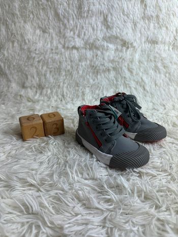 Paire de chaussures Obaibi taille 23