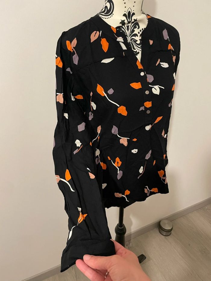 Blouse manche longue noir à motifs multicolore bouton col V neuf brandtex taille 36 - photo numéro 2