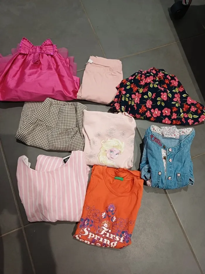 Lot 8 vêtements filles 6 ans