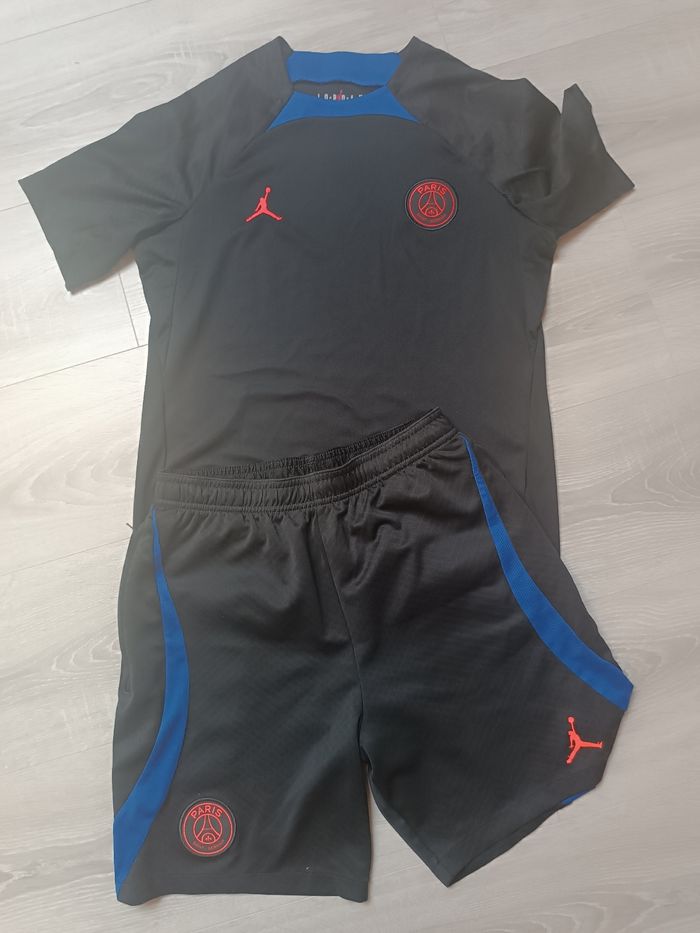 Tee-shirt manches courtes+short psg