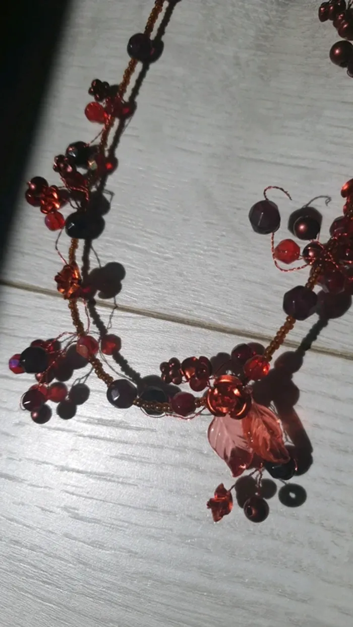 Collier rouge - photo numéro 5