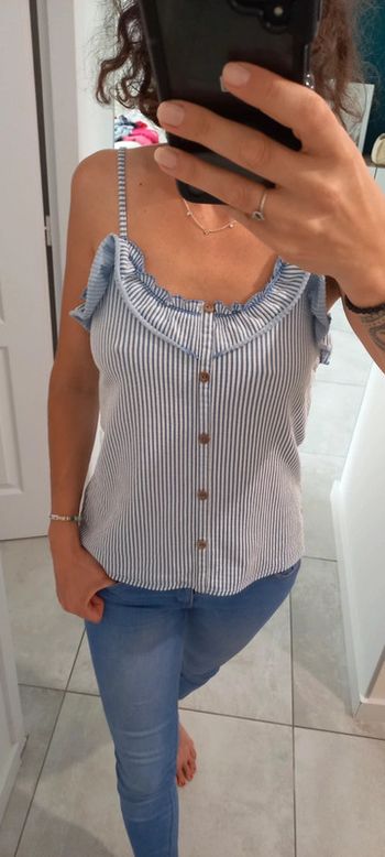 Débardeur rayé bouton imitation bois