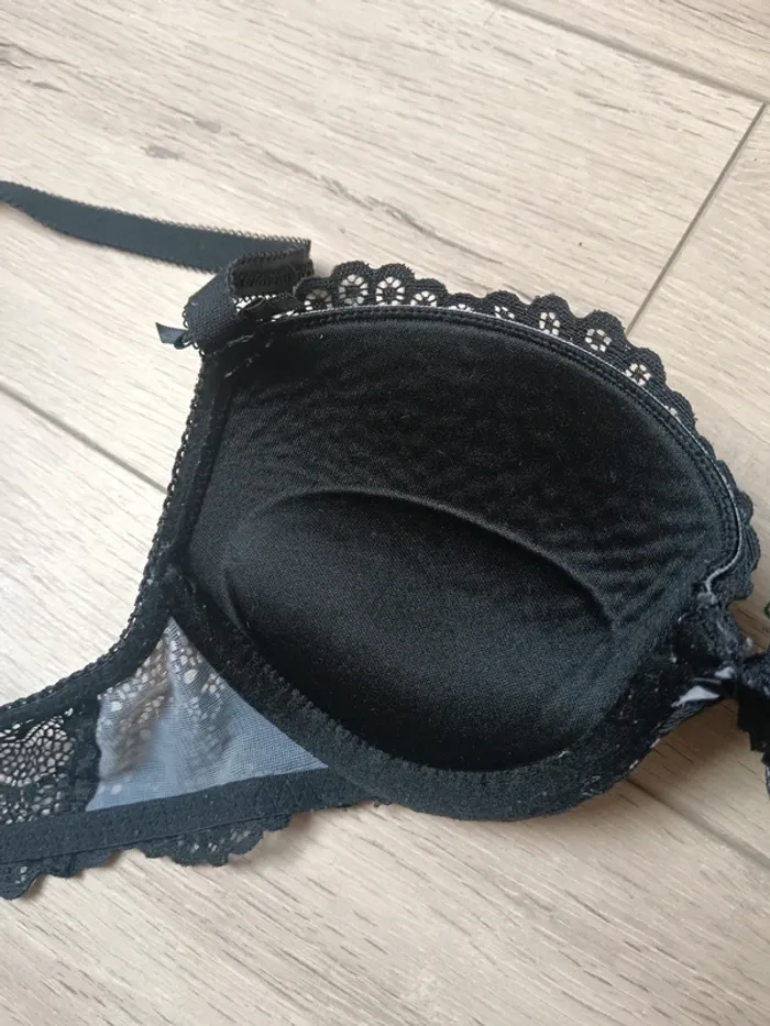 Soutien gorge rougegorge - photo numéro 3