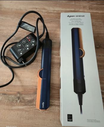 Dyson airstrait
