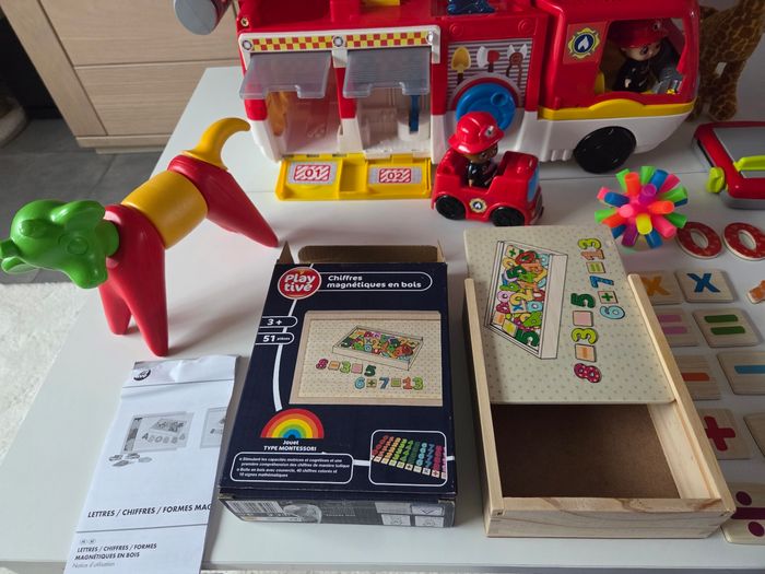 Lot de jouets vtech tut tut chiffres magnétiques girafe et caisse - photo numéro 3
