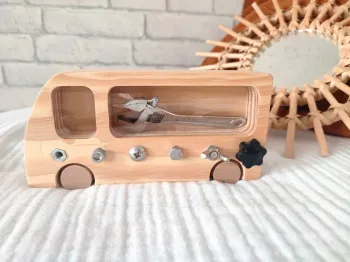 Jouet Montessori en bois- planche à visser