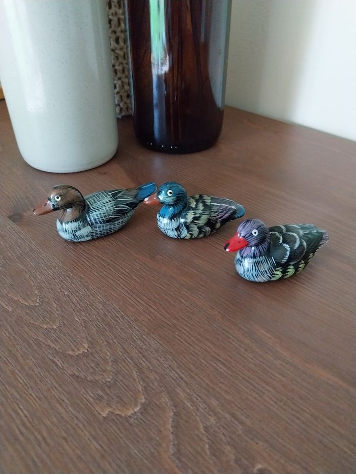 Petits canards en bois peints à la main - photo numéro 2