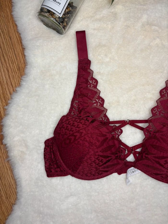 🌺Soutien-gorge en dentelle bordeaux Taille 90C🌺 - photo numéro 2