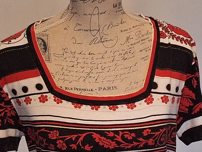 Tee-shirt imprimé à col carré - photo numéro 2