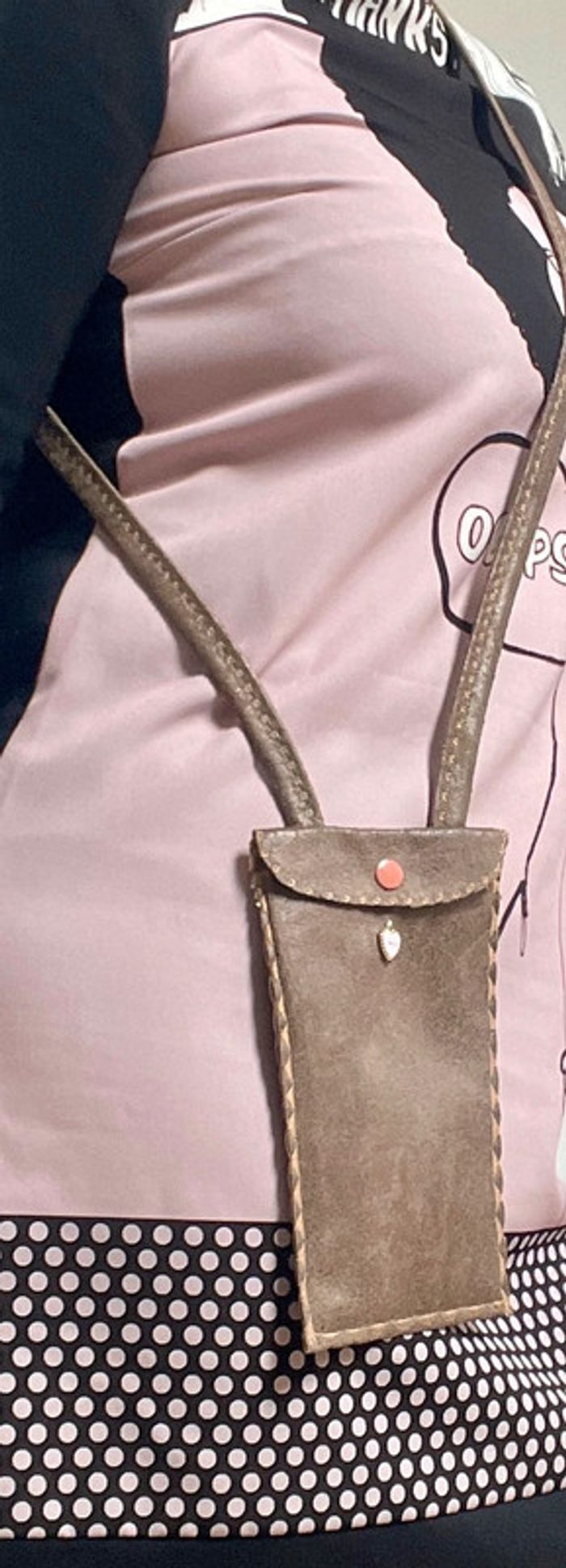 Joli pochette sac bandoulière pour 📞 portable neuve en suédine marron - photo numéro 3