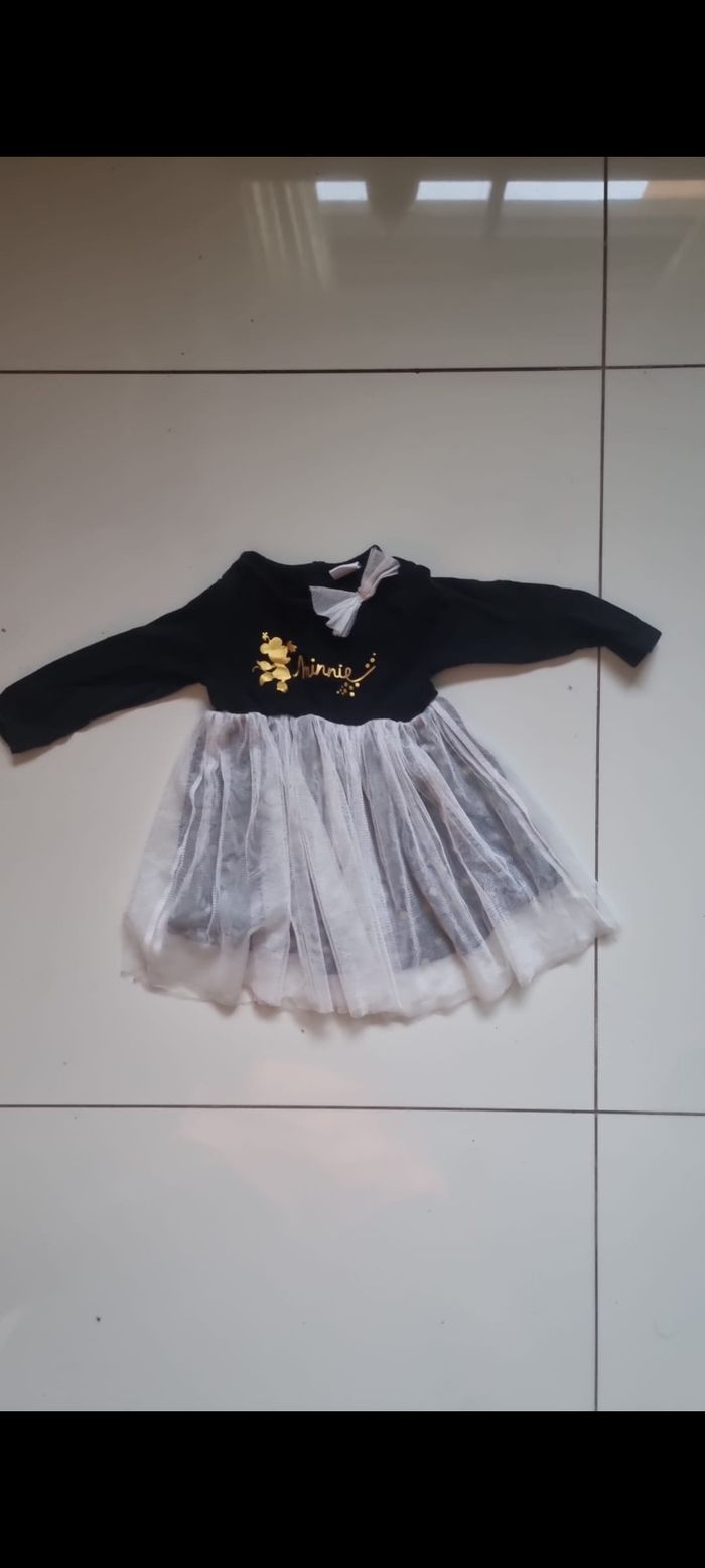 Robe disney baby taille 9 mois