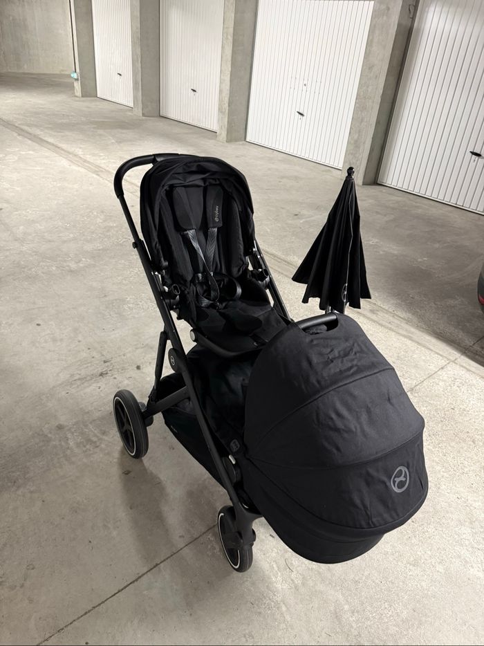 Poussette double Gazelle S Cybex + siège auto Cloud T Cybex (offert)