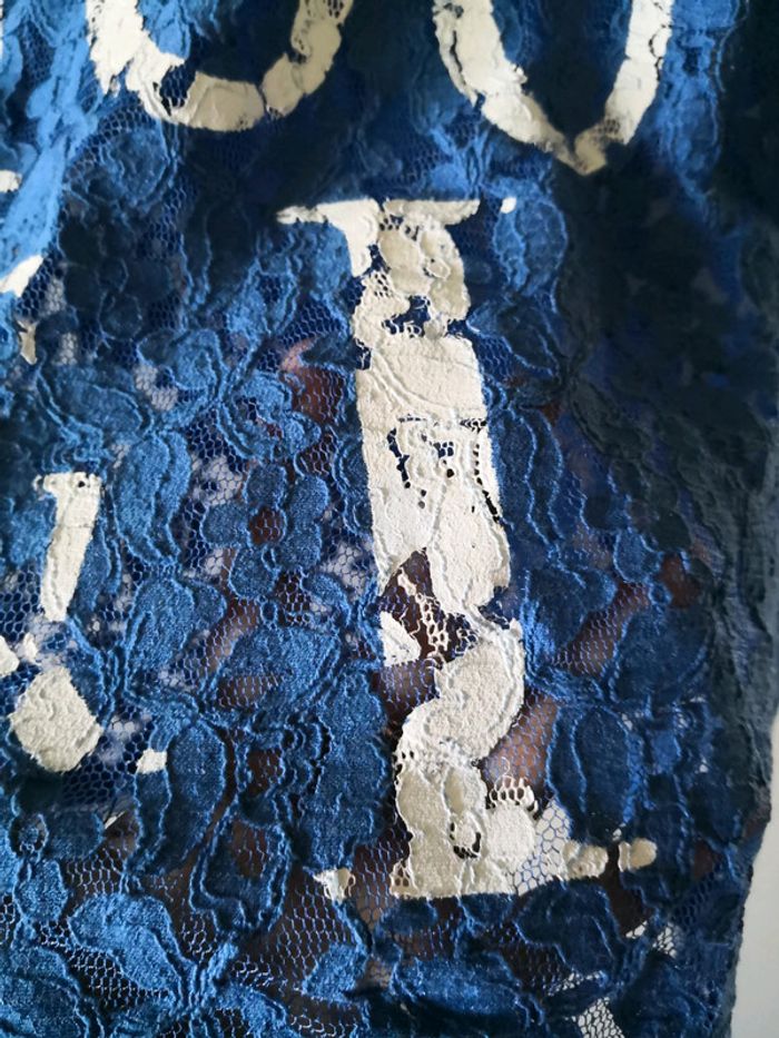 Haut en dentelle bleu - photo numéro 3