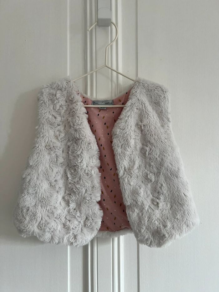 Gilet sans manche fausse fourrure 24 mois