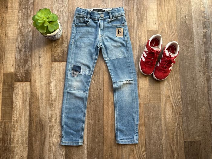 - Jeans IKKS - 6 ans - Très Bon état, trou au genou