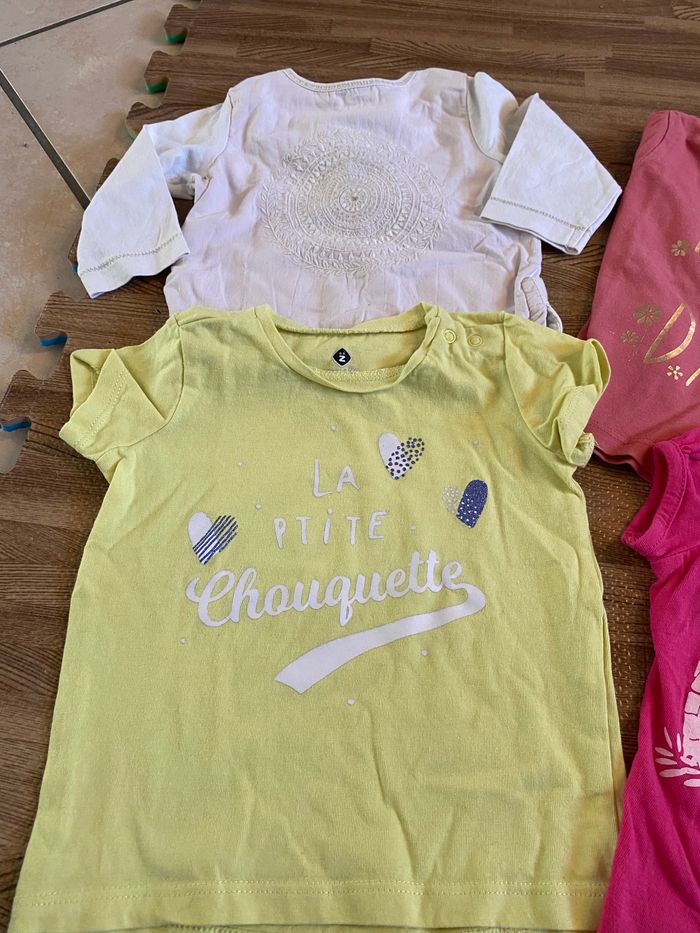 4 tee shirts 6 mois - photo numéro 2