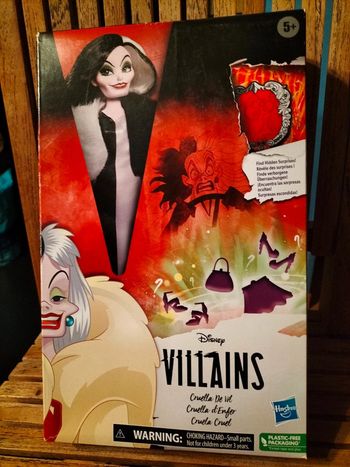 Disney villains Cruella