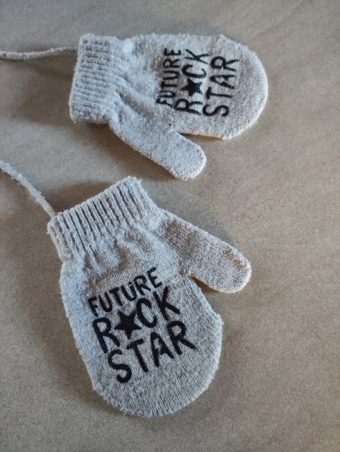 Moufles bébé grises - photo numéro 2