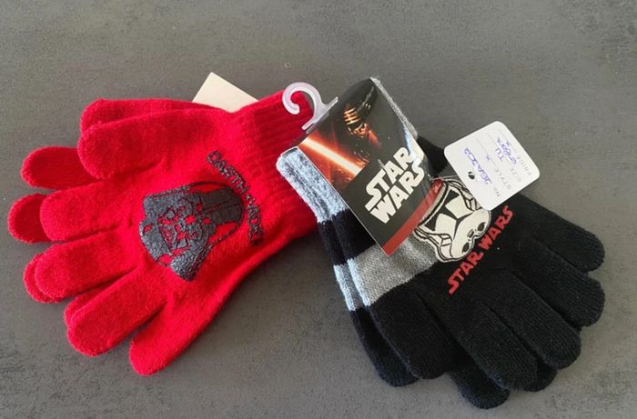 Lot de deux paires de gants Star Wars rouge et noir/gris TU enfant [ref.26A202]