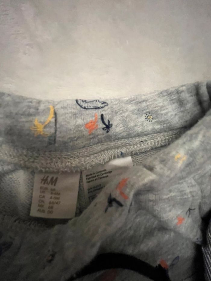 Lot 2 short h&m  4-6 mois - photo numéro 2