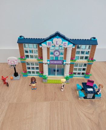 Lego Friends 41682 - L'école de Heartlake City