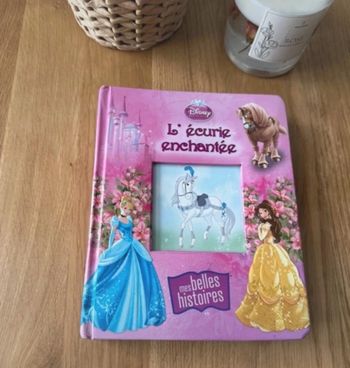 Livre enfant cartonné L'écurie enchantée Disney