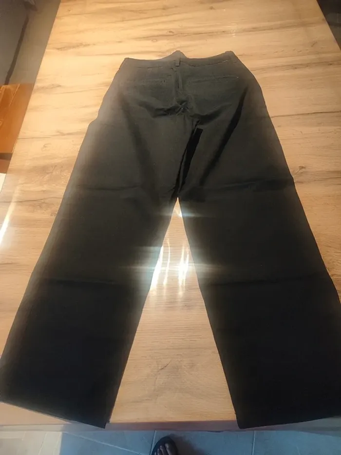Pantalon droit Dockers – 36 – Noir – État : Excellent - photo numéro 2